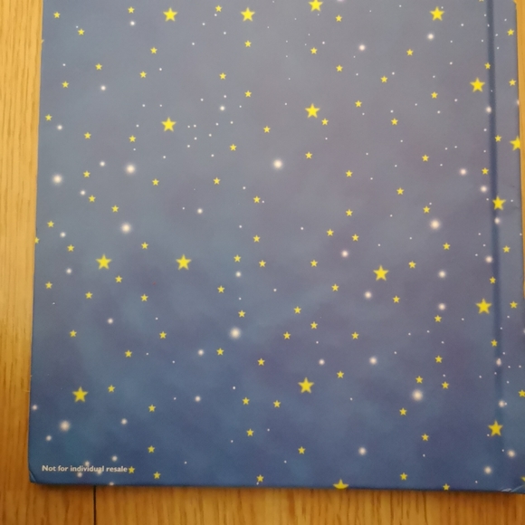 3 Fancy Nancy Children’s Books - Picture 7 of 16